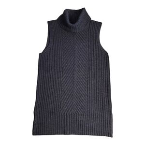 CABLE AND GAUGEE KNIT GRET SLEEVLESS TURTLENECK SIZE MEDIUM
